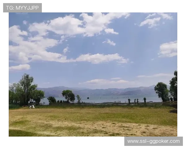 大理环洱海自行车赛遇白族阿姨沿途加油，选手称体验惊艳