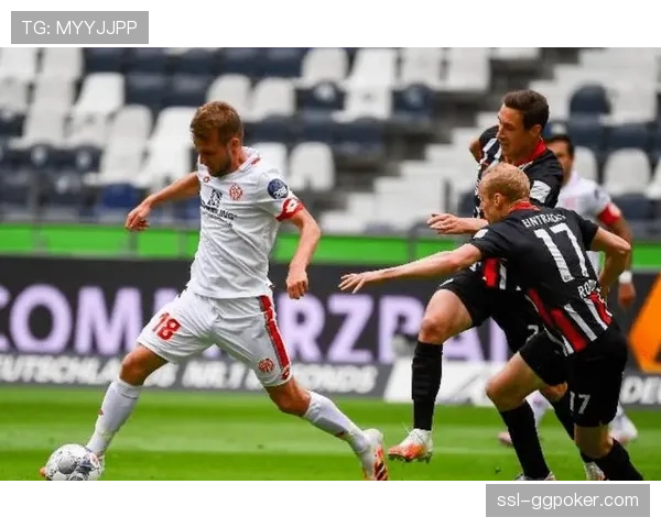 实时：斯图加特前锋吉拉西伤退，疑似大腿肌肉拉伤